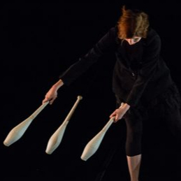 Shows / Artist Anni - Juggler & Performer in Cologne NRW